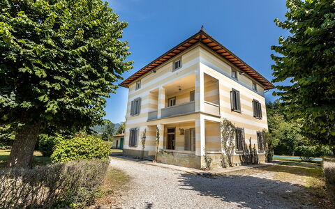 Villa Amelia: Casa, Casa, Zona Residenziale, Arbusto, Porta, Estate, Villetta, Agriturismo, Giardino, Landscaping