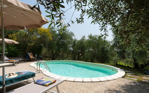 Casa Livia: Piscina, Mobilia, Mobili Da Esterno, Sedia, Ricorrere, Shade, Tavolo Esterno, Backyard, Cucina & Sala Da Pranzo Tavolo, Eco Hotel