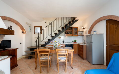 Casa Livia: Mobilia, Interior Design, Cucina, Sedia, Appartamento, Pianta Della Casa, Controsoffitto, Cucina & Sala Da Pranzo Tavolo, Color Legno, Cabinetry