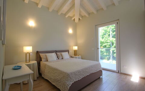 Casa Simonetta: Interior Design, Letto, Camera Da Letto, Mobilia, Pavimento, Pavimentazione, Legna, Soffitto, Camera, Bedding