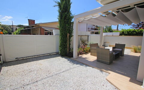Casa Simonetta: Casa, Shade, Giardino, Materiale Composito, Backyard, Cortile, Calcestruzzo, Landscaping, Cortile, Terrazza