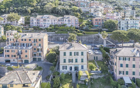Central Cozy Nest With Parking, Bogliasco: Costruzione, Zona Residenziale, Città, Casa, Quartiere, Estate, Cittadina, Casa, Appartamento, Insediamento Umano