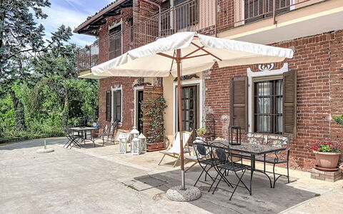 Asti 50: Mobilia, Porta, Mobili Da Esterno, Sedia, Casa, Ombrello, Tavolo Esterno, Shade, Balcone, Cucina & Sala Da Pranzo Tavolo
