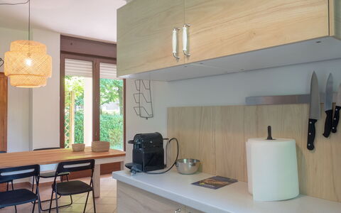 Casa Carla: Mobilia, Controsoffitto, Interior Design, Cucina, Legna, Pavimentazione, Cabinetry, Elettrodomestico Da Cucina, Pavimento, Illuminazione