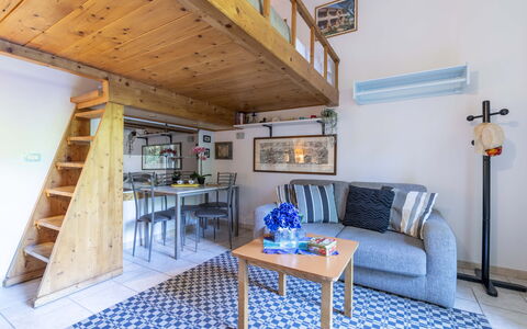 Suite Vogel: Mobilia, Interior Design, Legna, Pavimentazione, Pavimento, Camera, Appartamento, Soffitto, Sedia, Soggiorno
