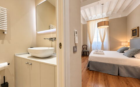 Via Roma 39: Interior Design, Mobilia, Camera Da Letto, Letto, Legna, Pavimento, Pavimentazione, Camera, Tessile, Soffitto