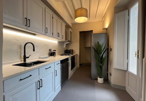 Via Roma 39: Cucina, Controsoffitto, Elettrodomestico Da Cucina, Cabinetry, Interior Design, Apparecchio Major, Mobilia, Pavimentazione, Legna, Cucina Stufa