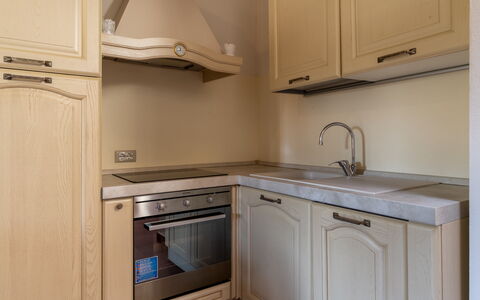 Tenuta i Mandorli, Pool, Wifi, Peccioli: Legna, Cucina, Controsoffitto, Cabinetry, Interior Design, Pavimentazione, Casa, Elettrodomestico Da Cucina, Apparecchio Major, Pavimento