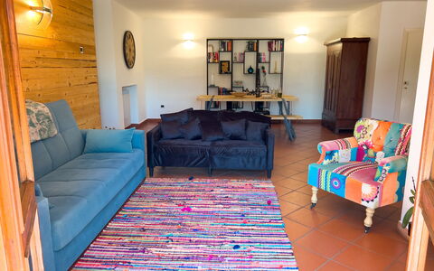 Casa Delle Chicche - Imperia: Mobilia, Interior Design, Pavimentazione, Pavimento, Divano, Legna, Soggiorno, Camera, Tessile, Illuminazione