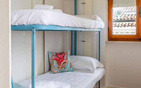 La Terrazza Sul Conero: Letto A Castello, Interior Design, Biancheria, Letto, Telaio Del Letto, Ostello, Camera Da Letto, Bedding, Dormitorio, Lenzuolo