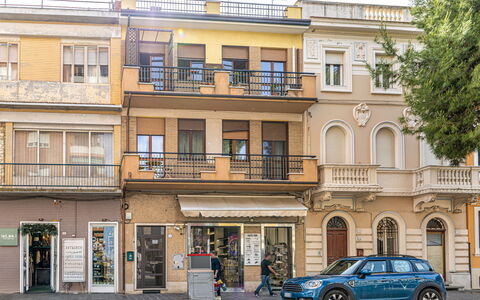 Casa Ballerini: Costruzione, Finestra, Città, Quartiere, Cittadina, Facciata, Appartamento, Strada, Uso Misto