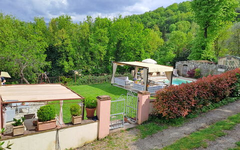 Antica Villa Della Lana: Giardino, Backyard, Landscaping, Shade, Piscina, Cortile, Hacienda, Struttura Esterna, Vaso Di Fiori, Eco Hotel