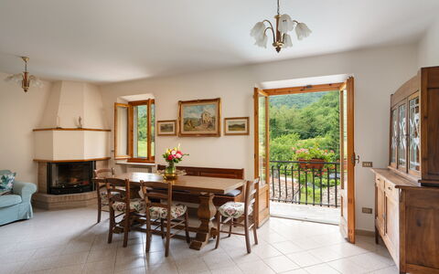 Villa Fornaci: Mobilia, Interior Design, Legna, Tavolo, Pavimentazione, Soffitto, Sedia, Camera, Cucina & Sala Da Pranzo Tavolo, Sala Da Pranzo