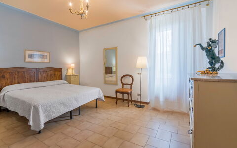 Il Campino, Pool, Montaione: Pavimentazione, Pavimento, Camera Da Letto, Interior Design, Mobilia, Letto, Soffitto, Lenzuolo, Camera, Illuminazione
