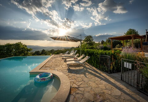 Casale Sunset: Piscina, Paesaggio, Luce Del Sole, Eco Hotel, Ricorrere, Mobili Da Esterno, Tempo Libero, Landscaping, Sera, Ombrello