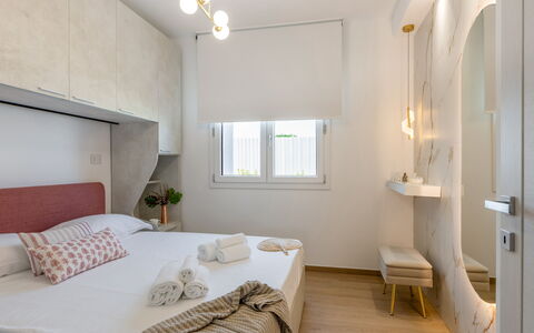Perla Costa Conero: Interior Design, Parete, Mobilia, Camera Da Letto, Pavimentazione, Legna, Pavimento, Letto, Camera, Tessile