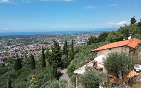 Uno Sguardo sul Mare: Paesaggio, Hill Station, Villaggio, Chaparral, Paesino Di Montagna