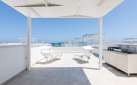 Brezza Costa Conero: Pavimento, Pavimentazione, Mobilia, Appartamento, Sedia, Balcone, Shade, Alluminio, Illuminazione Diurna, Hotel