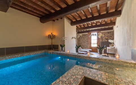 Relais la Costa: Pavimentazione, Interior Design, Architettura, Pavimento, Illuminazione, Mobilia, Piscina, Ricorrere, Soffitto, Hotel
