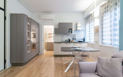 Vittoria Suite: Mobilia, Interior Design, Pavimentazione, Pavimento, Cucina, Legna, Cabinetry, Controsoffitto, Sedia, Soffitto