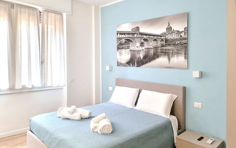 Vittoria Suite: Mobilia, Interior Design, Camera Da Letto, Letto, Pavimento, Bedding, Lenzuolo, Pavimentazione, Camera, Appartamento