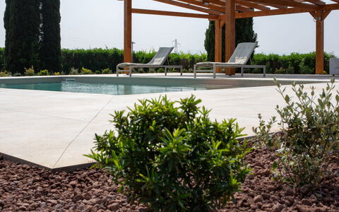 Villa Leone Reale: Giardino, Piscina, Shade, Landscaping, Backyard, Cortile, Eco Hotel, Mobili Da Esterno, Design, Flagstone