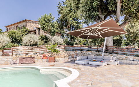 Villa Anna: Mobili Da Esterno, Ombrello, Mobilia, Sedia, Piscina, Tavolo Esterno, Shade, Flagstone, Terrazza, Giardino