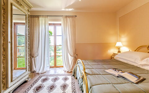 Villa Anna: Mobilia, Interior Design, Letto, Legna, Pavimento, Camera Da Letto, Pavimentazione, Camera, Soffitto, Tessile
