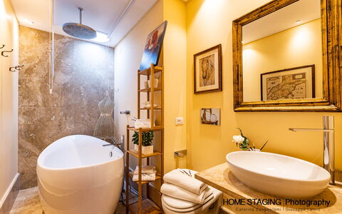 Villa Airone Tegoni, Pool, Radicondoli: Interior Design, Bagno, Idraulico Fixture, Pavimentazione, Parete, Pavimento, Vasca Da Bagno, Soffitto, Rubinetto, Idraulico