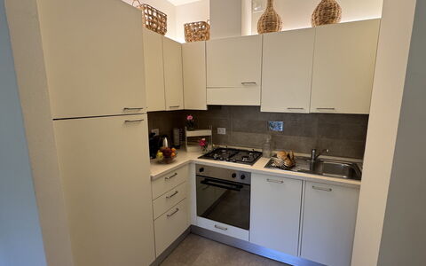 Ai Cantici: Cucina, Elettrodomestico Da Cucina, Apparecchio Major, Controsoffitto, Pavimentazione, Interior Design, Cabinetry, Pavimento, Stufa, Cucina Stufa