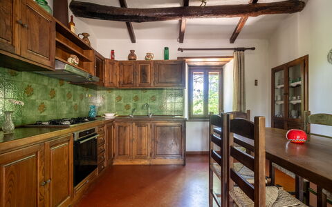 Casa La Cedrina, Pool, Lornano: Legna, Mobilia, Interior Design, Camera, Soffitto, Cucina, Color Legno, Cabinetry, Latifoglie, Cucina & Sala Da Pranzo Tavolo