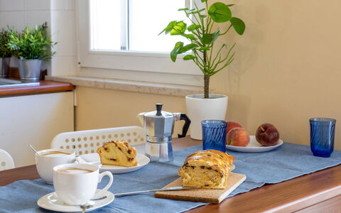 Sweet Conero: Tavola, Cibo, Serveware, Tazza, Tazza Di Caffè, Bicchieri, Mobilia, Dishware, Ingrediente