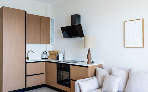 Seaview: Mobilia, Interior Design, Legna, Pavimentazione, Pavimento, Camera, Cabinetry, Illuminazione, Controsoffitto, Cucina