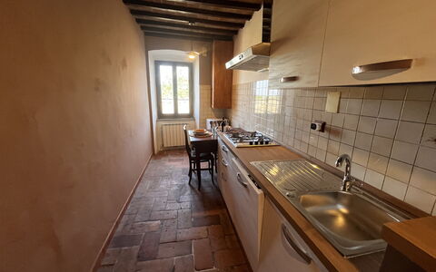 Appartamento Del Mercato: Pavimentazione, Legna, Pavimento, Controsoffitto, Cucina, Elettrodomestico Da Cucina, Soffitto, Camera, Apparecchio Major, Lavandino Della Cucina