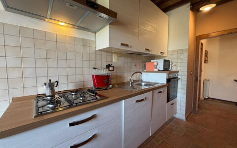 Appartamento Del Mercato: Cucina, Controsoffitto, Elettrodomestico Da Cucina, Lavandino Della Cucina, Pavimentazione, Apparecchio Major, Legna, Cabinetry, Interior Design, Cucina Stufa