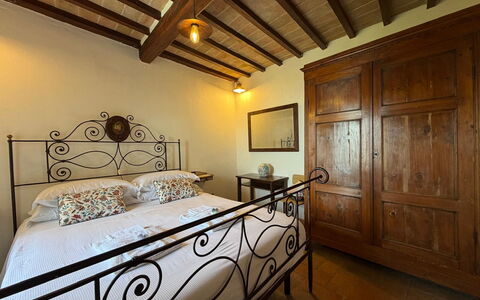 Appartamento Del Mercato: Mobilia, Interior Design, Parete, Letto, Camera Da Letto, Pavimentazione, Soffitto, Legna, Pavimento, Camera