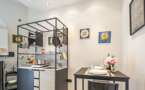 Casa Gioia In Lucca: Mobilia, Interior Design, Illuminazione, Pavimentazione, Casa, Pavimento, Camera, Sedia, Soffitto, Cucina