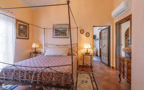 Casale La Canigiana, House, Pool, San Miniato: Mobilia, Parete, Interior Design, Pavimentazione, Pavimento, Soffitto, Letto, Camera Da Letto, Illuminazione, Camera