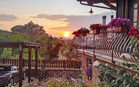 Le Rondini: Balcone, Struttura Esterna, Sera, Recinzione, Crepuscolo, Pianta Della Casa