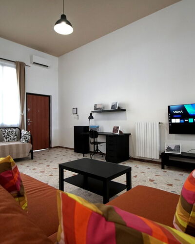 Tra Mare e Antichi Borghi: Mobilia, Interior Design, Pavimentazione, Divano, Pavimento, Camera, Soggiorno, Soffitto, Appartamento, Illuminazione