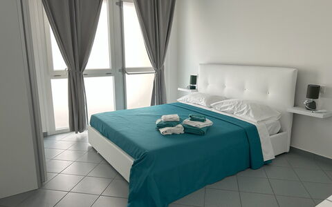Case Martorelli - Belvedere Marittimo: Mobilia, Pavimento, Pavimentazione, Interior Design, Camera, Camera Da Letto, Letto, Bedding, Sedia, Telaio Del Letto