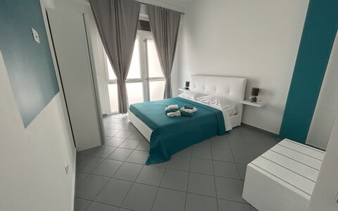 Case Martorelli - Belvedere Marittimo: Mobilia, Pavimento, Pavimentazione, Interior Design, Camera, Camera Da Letto, Letto, Appartamento, Sedia, Bedding