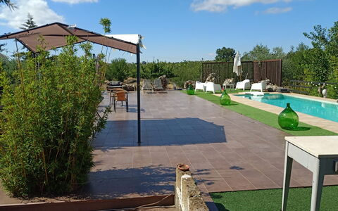 Borgo Incanto: Piscina, Shade, Mobili Da Esterno, Giardino, Vaso Di Fiori, Tempo Libero, Backyard, Landscaping, Sedia