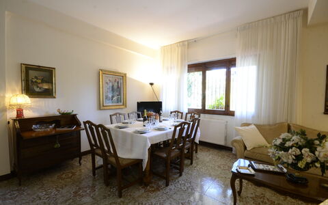 Casa Silvia: Mobilia, Interior Design, Pavimentazione, Legna, Pavimento, Sala Da Pranzo, Tavolo, Soffitto, Camera, Cucina & Sala Da Pranzo Tavolo