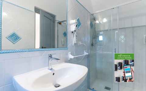Masseria Lamagrotte: Bagno, Idraulico Fixture, Interior Design, Pavimentazione, Lavandino Del Bagno, Pavimento, Lavello, Rubinetto, Idraulico, Piastrella
