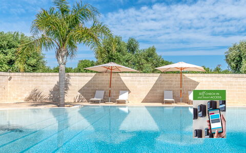 Masseria Lamagrotte: Piscina, Materiale Composito, Ricorrere, Tempo Libero, Mobili Da Esterno, Shade, Centro Ricreativo, Ombrello, Eco Hotel, Hotel
