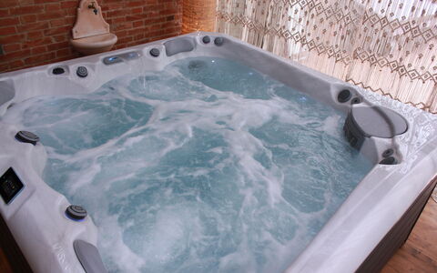 Holiday Home Croce With Spa: Idraulico Fixture, Vasca Da Bagno, Vasca Idromassaggio, Idraulico, Bagno, Rubinetto