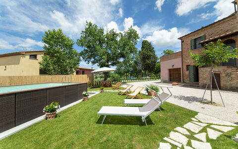 Holiday Home Croce With Spa: Zona Residenziale, Giardino, Lotto, Mobili Da Esterno, Casa, Shade, Backyard, Piscina, Landscaping, Estate
