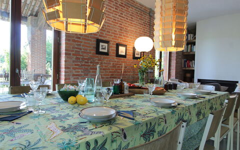 Villa Poggio Zucchino, Pool, Wellness, Piacenza: Mobilia, Interior Design, Tavolo, Sedia, Legna, Lampada, Sala Da Pranzo, Illuminazione, Cucina & Sala Da Pranzo Tavolo, Lampadario