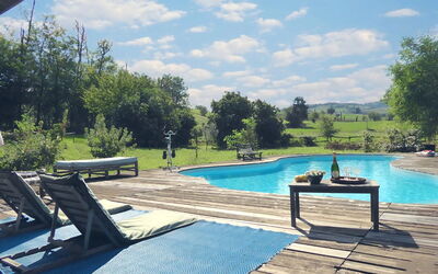 Villa Poggio Zucchino, Pool, Wellness, Piacenza: Piscina, Mobilia, Mobili Da Esterno, Sedia, Ricorrere, Lettino, Shade, Tempo Libero, Tavolo Esterno, Backyard